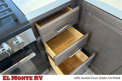 2025 Grand Design Solitude 417KB   - Photo 18 - Dublin, CA 94568