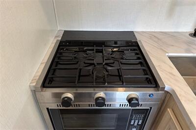 2024 Forest River Sunseeker 2950LE   - Photo 20 - Santa Fe Springs, CA 90670