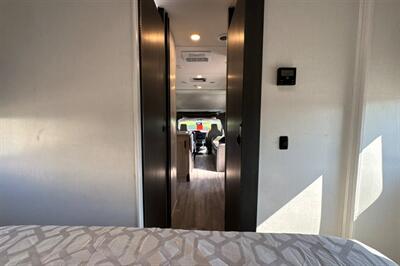 2024 Forest River Sunseeker 2950LE   - Photo 37 - Santa Fe Springs, CA 90670