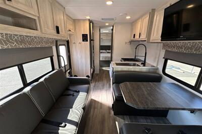 2024 Forest River Sunseeker 2950LE   - Photo 13 - Santa Fe Springs, CA 90670