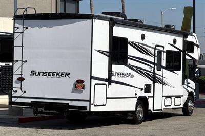 2024 Forest River Sunseeker 2950LE   - Photo 3 - Santa Fe Springs, CA 90670