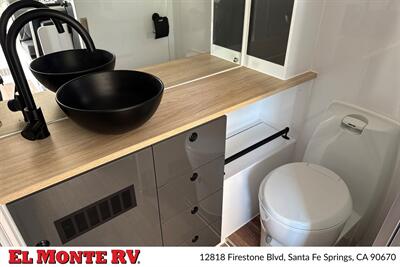 2026 MDC XT16HR EAST WEST 22FT - Photo 20 - Santa Fe Springs, CA 90670