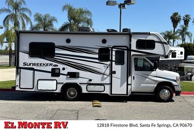 2024 Forest River Sunseeker 2150SLE   - Photo 2 - Santa Fe Springs, CA 90670