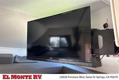 2024 Forest River Sunseeker 2150SLE   - Photo 16 - Santa Fe Springs, CA 90670