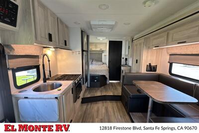 2024 Forest River Sunseeker 2150SLE   - Photo 13 - Santa Fe Springs, CA 90670