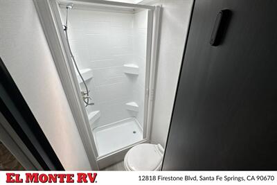 2024 Forest River Sunseeker 2150SLE   - Photo 27 - Santa Fe Springs, CA 90670