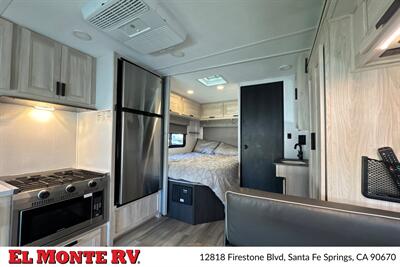 2024 Forest River Sunseeker 2150SLE   - Photo 26 - Santa Fe Springs, CA 90670