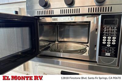 2024 Forest River Sunseeker 2150SLE   - Photo 20 - Santa Fe Springs, CA 90670