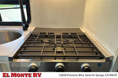2024 Forest River Sunseeker 2150SLE   - Photo 19 - Santa Fe Springs, CA 90670