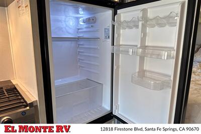 2024 Forest River Sunseeker 2150SLE   - Photo 23 - Santa Fe Springs, CA 90670