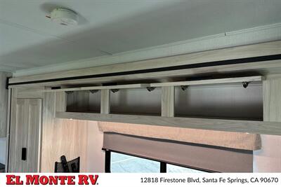 2024 Forest River Sunseeker 2150SLE   - Photo 15 - Santa Fe Springs, CA 90670