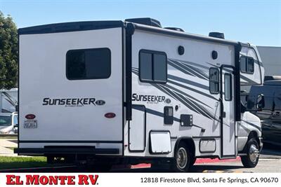 2024 Forest River Sunseeker 2150SLE   - Photo 3 - Santa Fe Springs, CA 90670