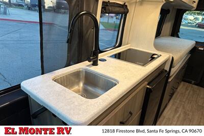 2024 Thor Dazzle 2AB   - Photo 15 - Santa Fe Springs, CA 90670