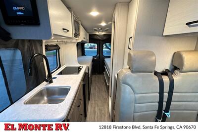 2024 Thor Dazzle 2AB   - Photo 12 - Santa Fe Springs, CA 90670