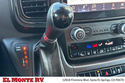 2024 Thor Dazzle 2AB   - Photo 37 - Santa Fe Springs, CA 90670