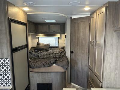 2024 Gulf Stream Conquest 6237   - Photo 13 - Las Vegas, NV 89121