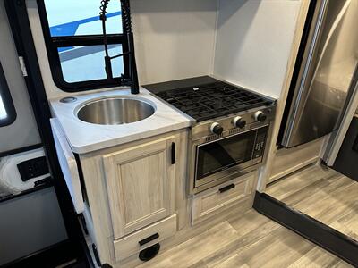 2024 Forest River Sunseeker 2150SLE   - Photo 11 - Las Vegas, NV 89121