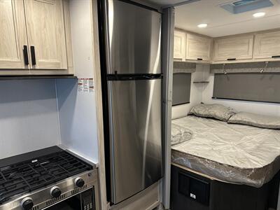 2024 Forest River Sunseeker 2150SLE   - Photo 12 - Las Vegas, NV 89121