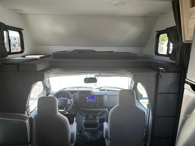 2024 Forest River Sunseeker 2550DSLE   - Photo 8 - Santa Fe Springs, CA 90670