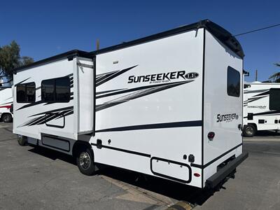 2024 Forest River Sunseeker 2550DSLE   - Photo 3 - Santa Fe Springs, CA 90670