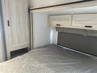 2024 Forest River Sunseeker 2550DSLE   - Photo 17 - Santa Fe Springs, CA 90670