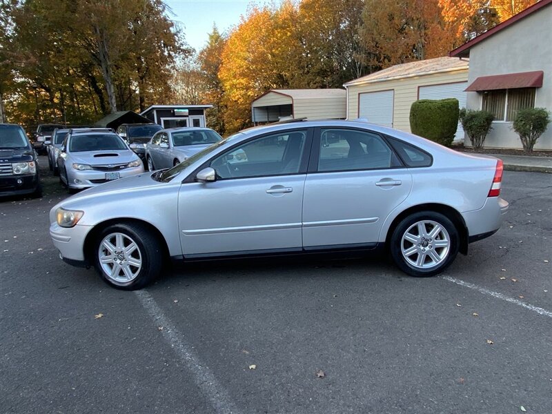 2006 Volvo S40 2.4i   - Photo 2 - Tualatin, OR 97062