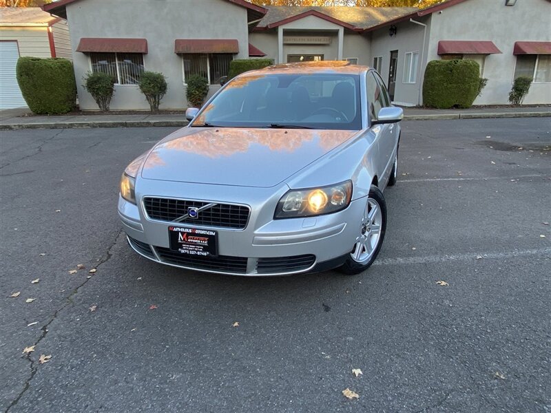 2006 Volvo S40 2.4i   - Photo 1 - Tualatin, OR 97062