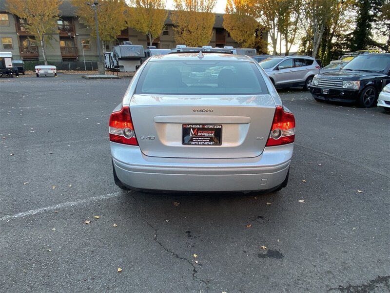 2006 Volvo S40 2.4i   - Photo 4 - Tualatin, OR 97062