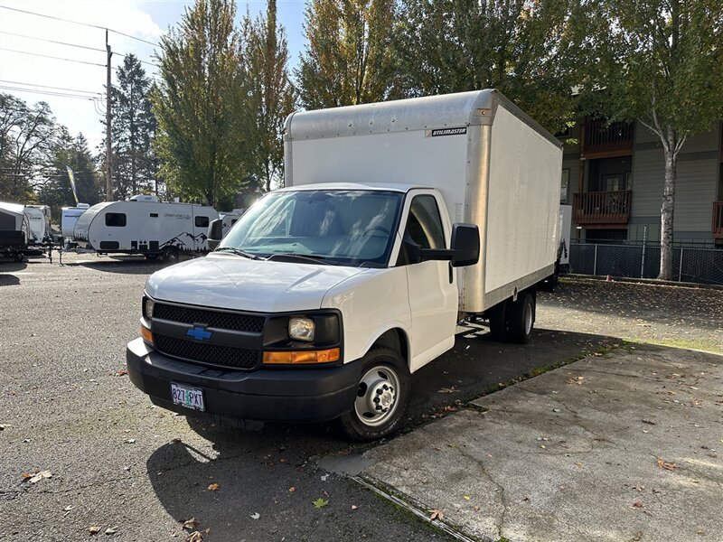 2015 Chevrolet Express 3500   - Photo 1 - Tualatin, OR 97062