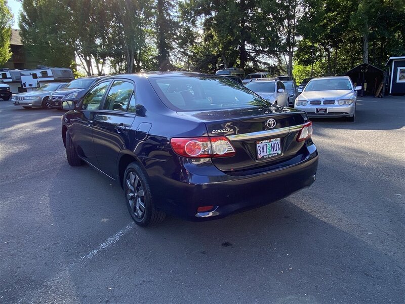 2012 Toyota Corolla LE   - Photo 3 - Tualatin, OR 97062