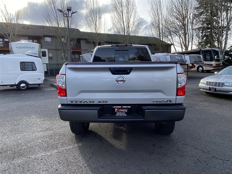 2017 Nissan Titan XD PRO-4X   - Photo 4 - Tualatin, OR 97062