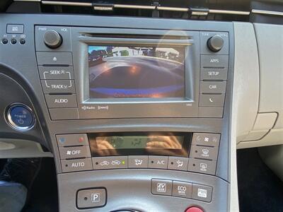 2014 Toyota Prius Three   - Photo 14 - Tualatin, OR 97062
