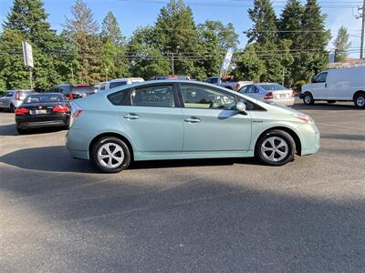2014 Toyota Prius Three   - Photo 6 - Tualatin, OR 97062