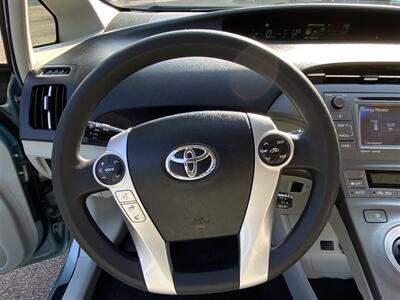 2014 Toyota Prius Three   - Photo 13 - Tualatin, OR 97062