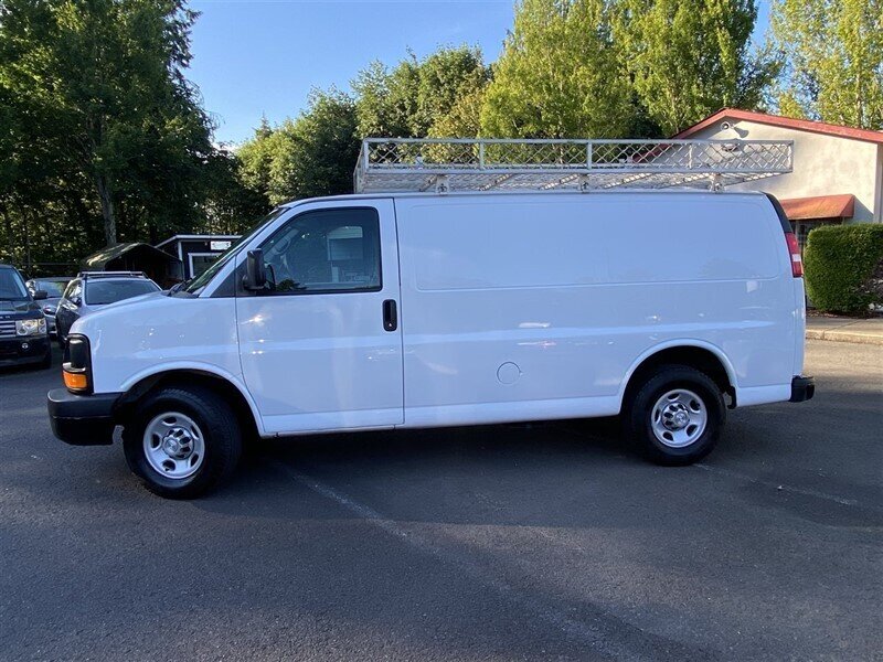 2015 Chevrolet Express 2500   - Photo 2 - Tualatin, OR 97062