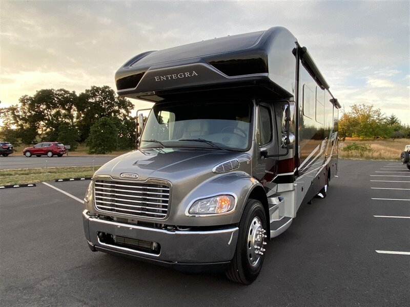 2024 ENTEGRA COACH ACCOLADE 37M Tiffin - Photo 1 - Tualatin, OR 97062