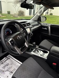 2017 Toyota 4Runner SR5 - Photo 9 - Sacramento, CA 95823