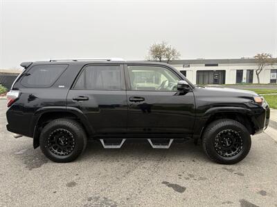 2017 Toyota 4Runner SR5 - Photo 6 - Sacramento, CA 95823