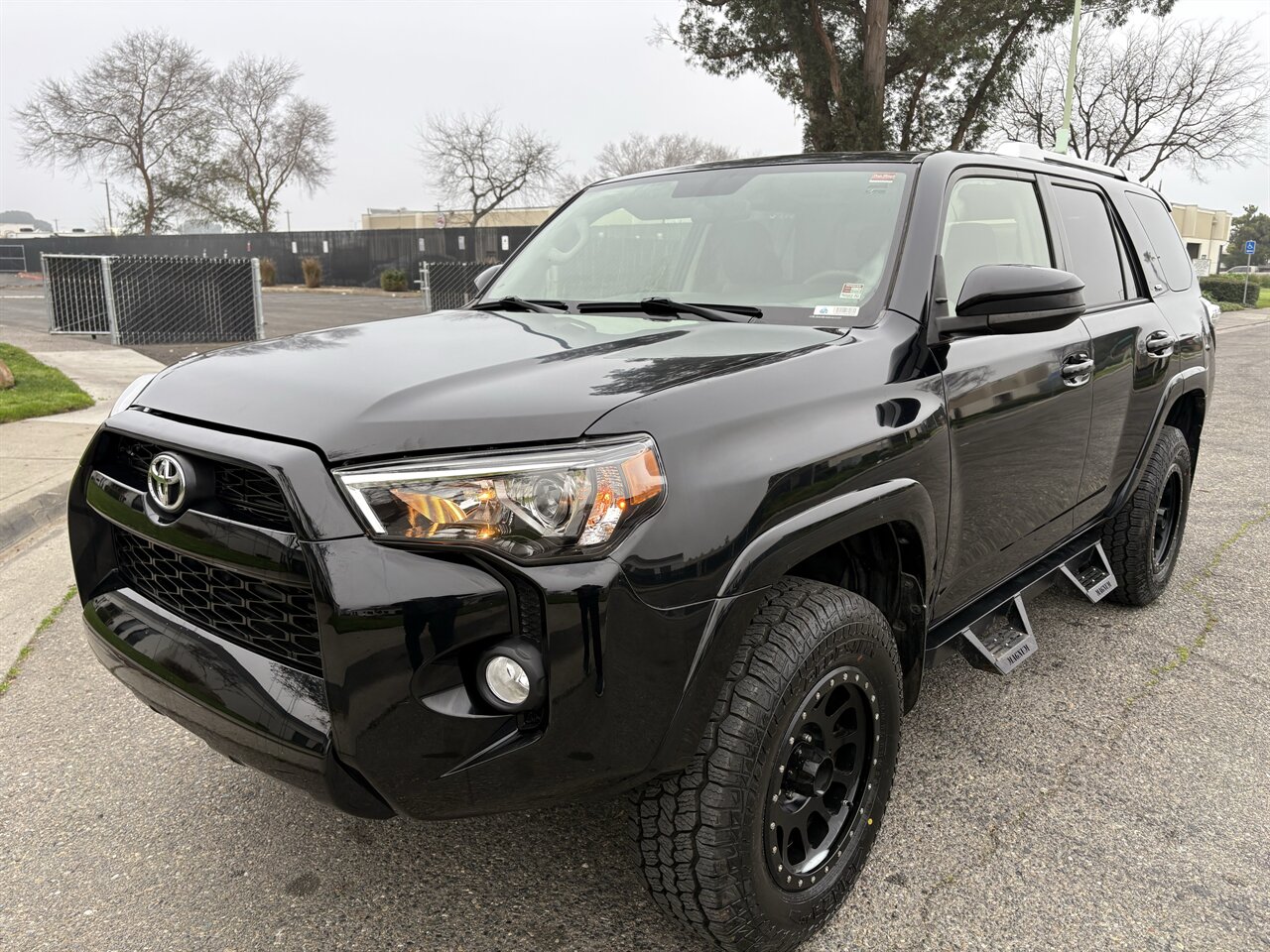 2017 Toyota 4Runner SR5   - Photo 1 - Sacramento, CA 95823