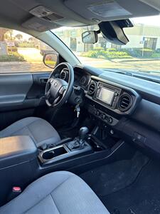 2018 Toyota Tacoma SR5   - Photo 9 - Sacramento, CA 95823