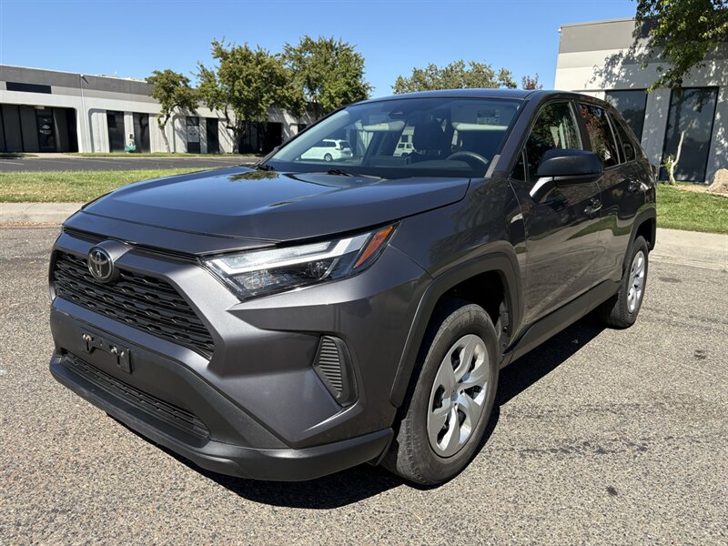 2023 Toyota RAV4 LE  