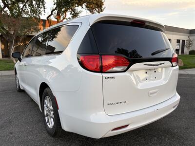 2017 Chrysler Pacifica LX - Photo 3 - Sacramento, CA 95823