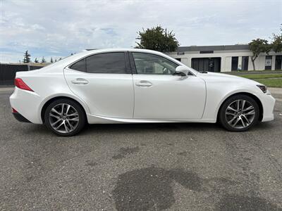 2018 Lexus IS 300 - Photo 6 - Sacramento, CA 95823