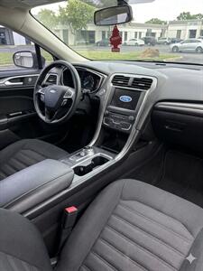 2017 Ford Fusion SE   - Photo 11 - Sacramento, CA 95823