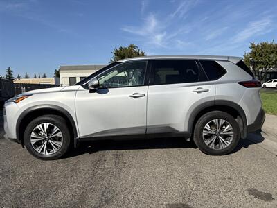 2021 Nissan Rogue SV   - Photo 2 - Sacramento, CA 95823