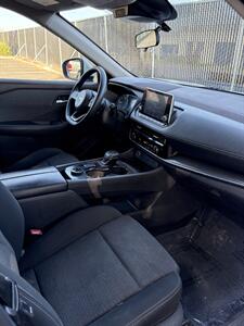 2021 Nissan Rogue SV   - Photo 9 - Sacramento, CA 95823