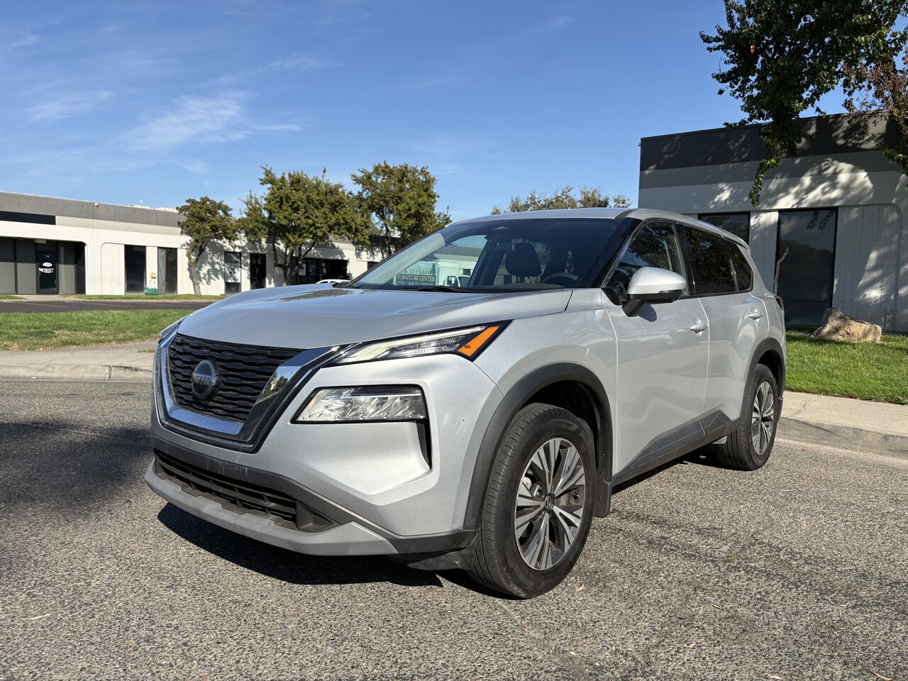 2021 Nissan Rogue SV   - Photo 1 - Sacramento, CA 95823
