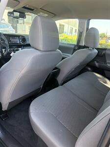 2022 Toyota Tacoma SR5 V6   - Photo 10 - Sacramento, CA 95823
