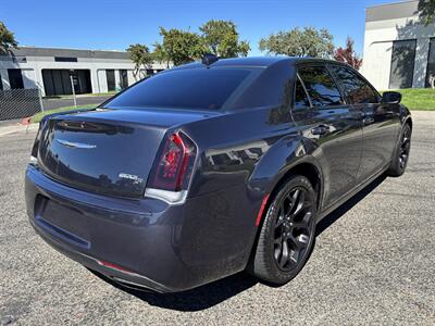 2019 Chrysler 300 Series S   - Photo 5 - Sacramento, CA 95823