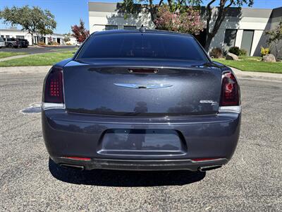 2019 Chrysler 300 Series S   - Photo 4 - Sacramento, CA 95823